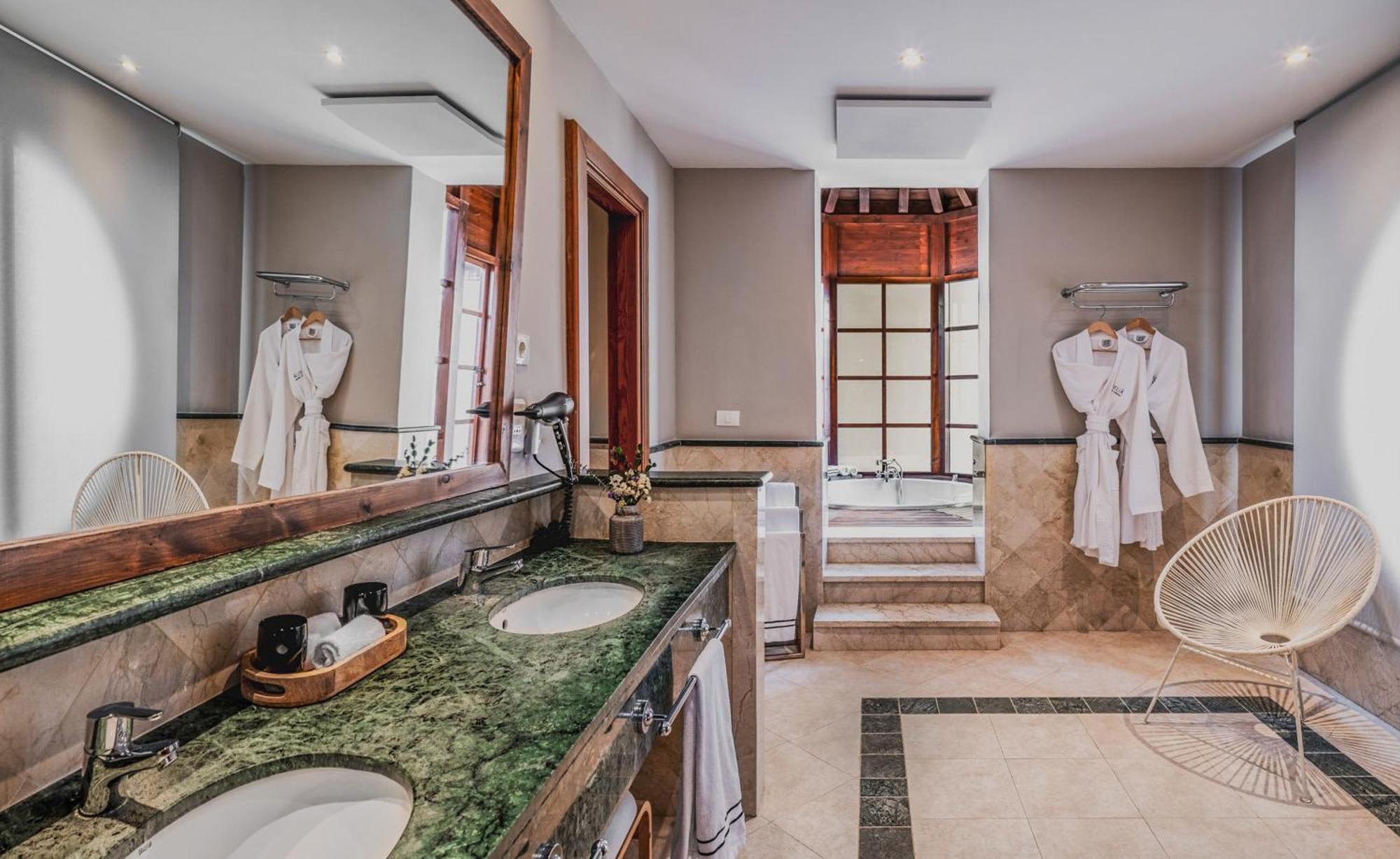 The Level At Melia Villaitana (Adults Only) Бенидорм Екстериор снимка